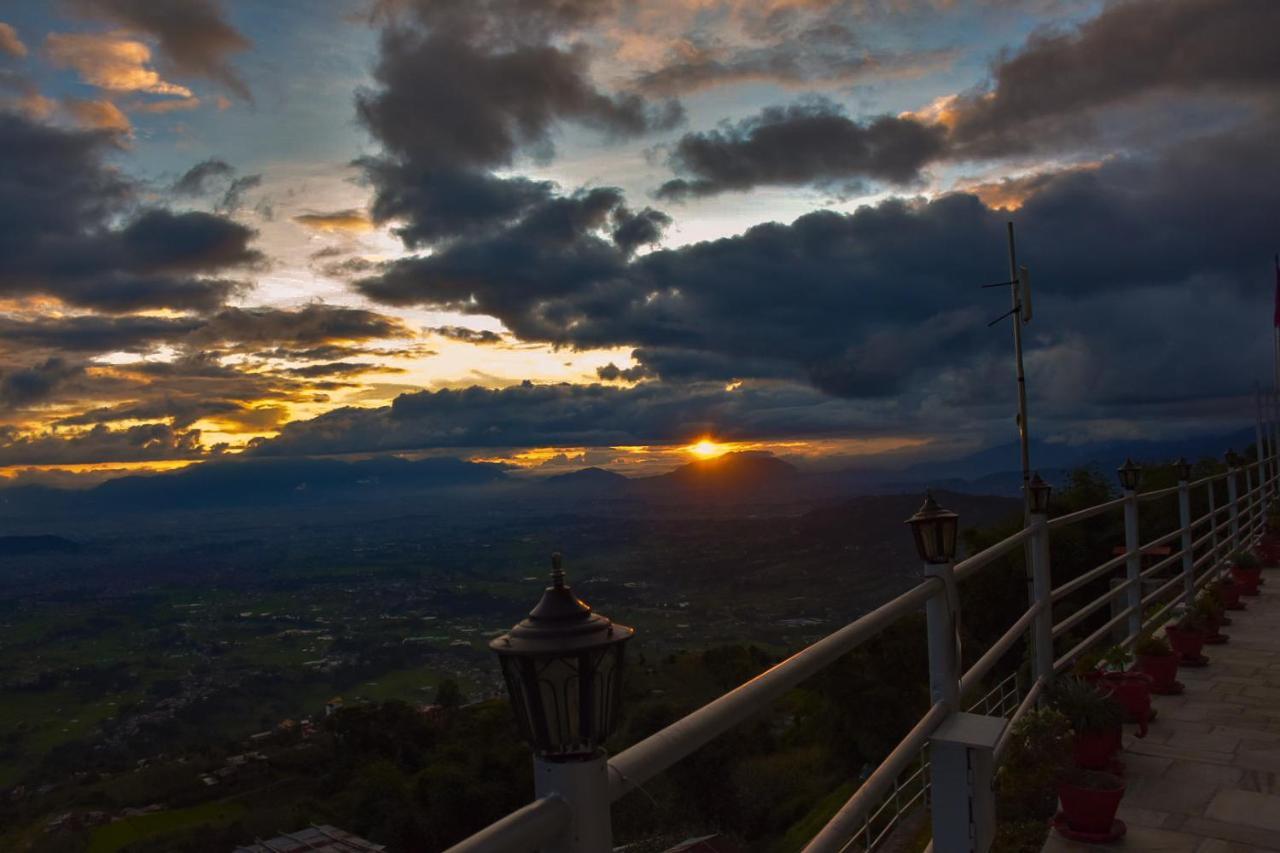 Bojinee Nagarkot Resort Luaran gambar