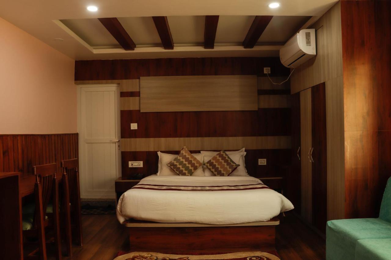 Bojinee Nagarkot Resort Luaran gambar