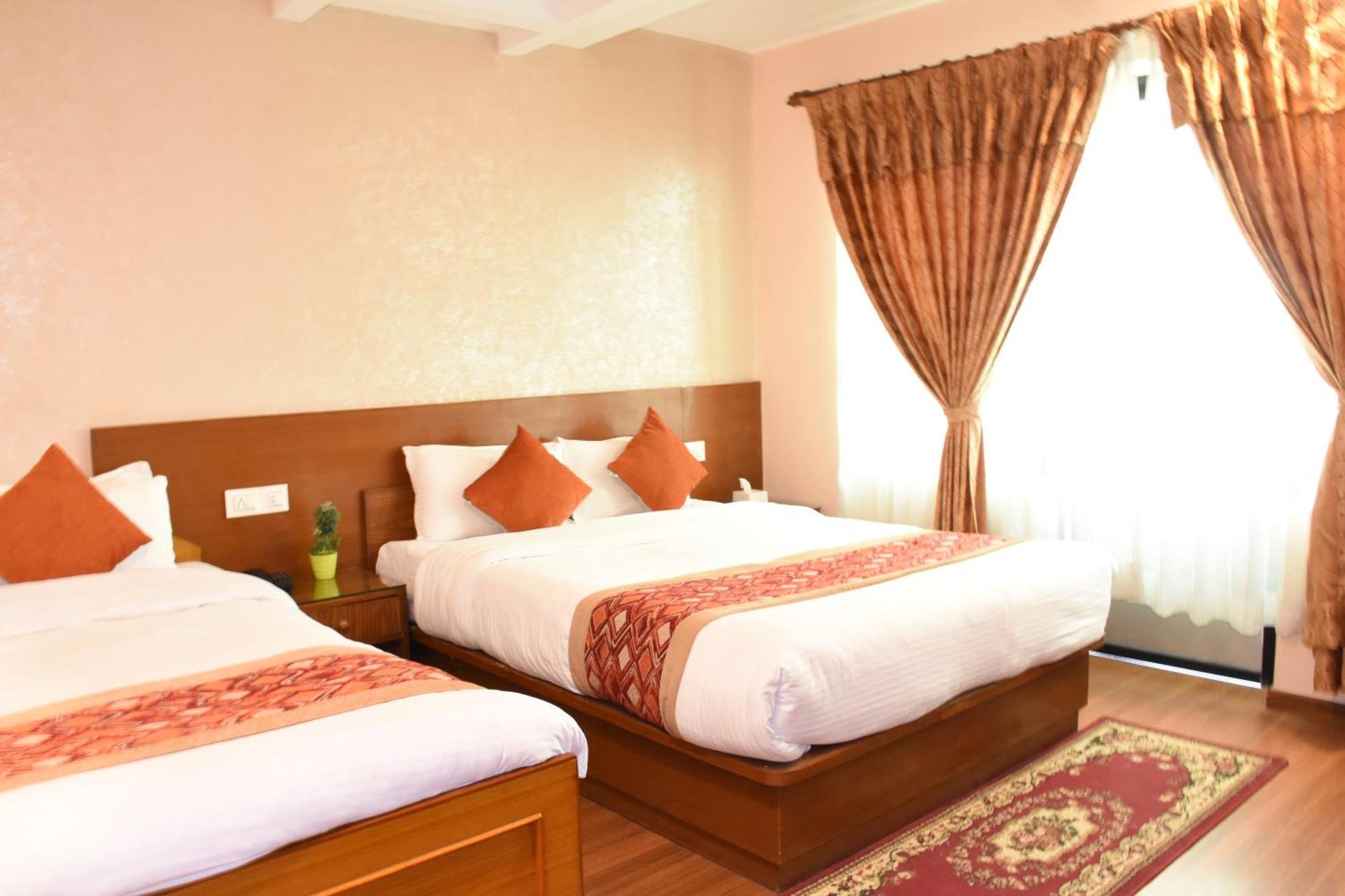 Bojinee Nagarkot Resort Luaran gambar