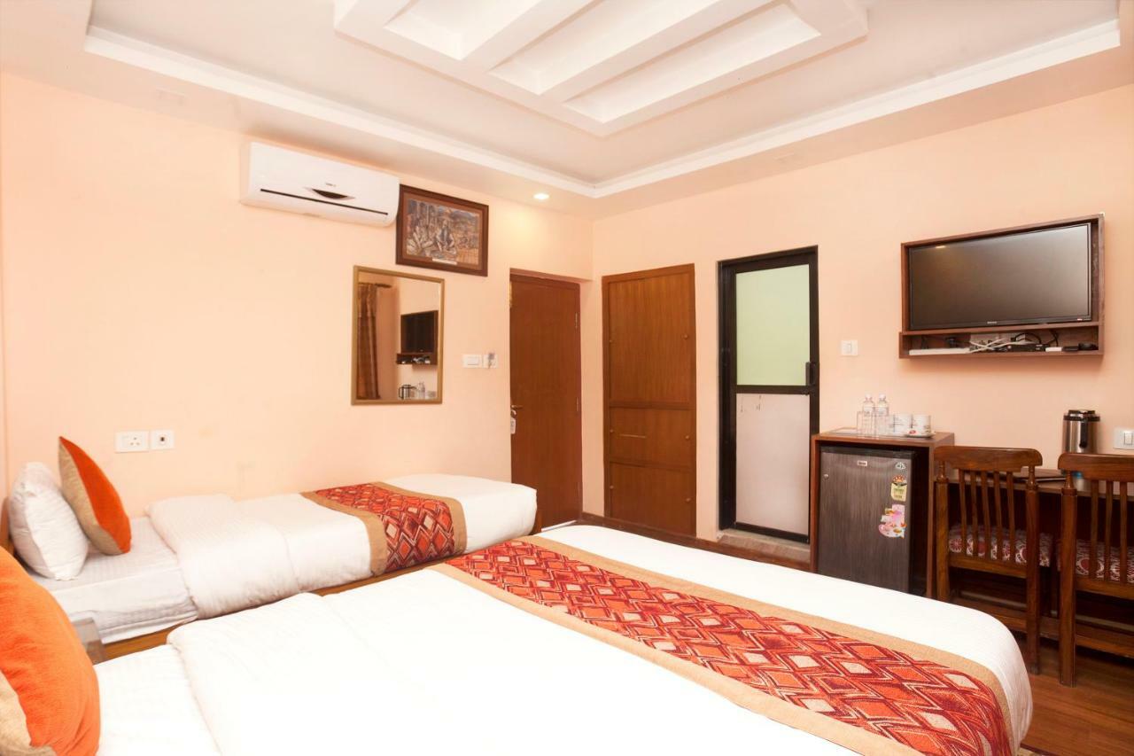 Bojinee Nagarkot Resort Luaran gambar