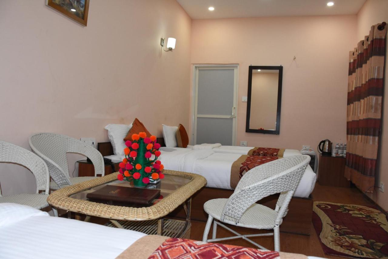 Bojinee Nagarkot Resort Luaran gambar